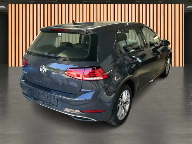 Volkswagen Golf view 5