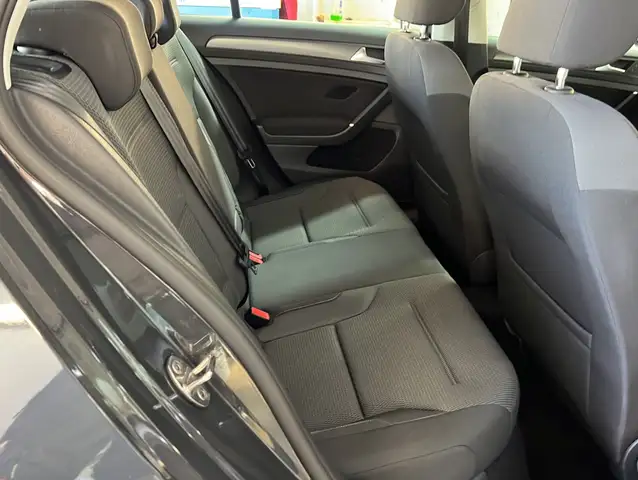 Volkswagen Golf view 17