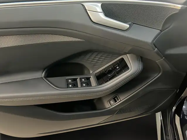 Audi A6 view 7