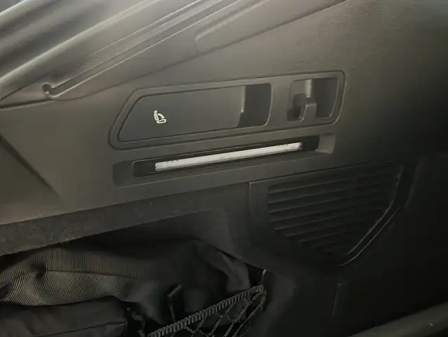 Audi A6 view 20