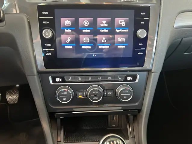 Volkswagen Golf view 14