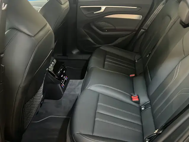 Audi A6 view 15