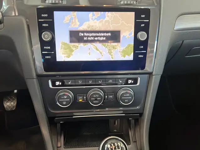 Volkswagen Golf view 13