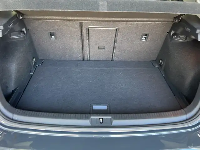 Volkswagen Golf view 16