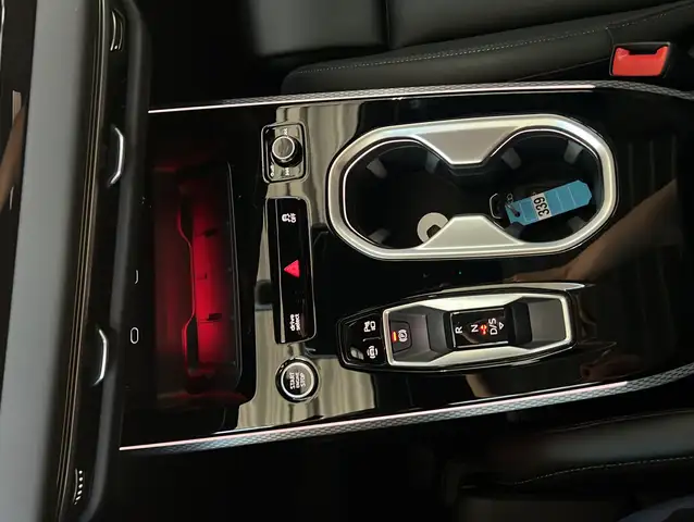 Audi A6 view 14