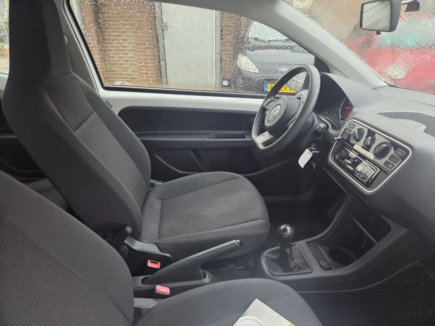 Volkswagen up! 1.0 take up! BlueM. Blanc - 2