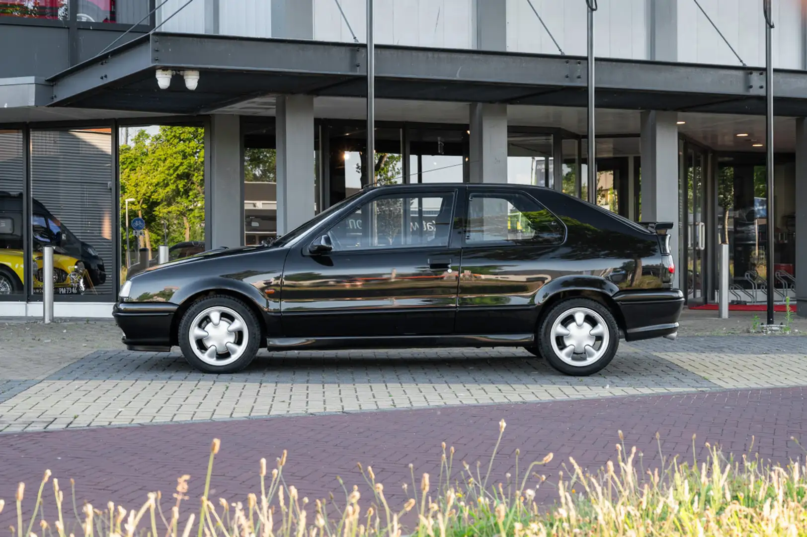 Renault 19 1.8-16V Schwarz - 2