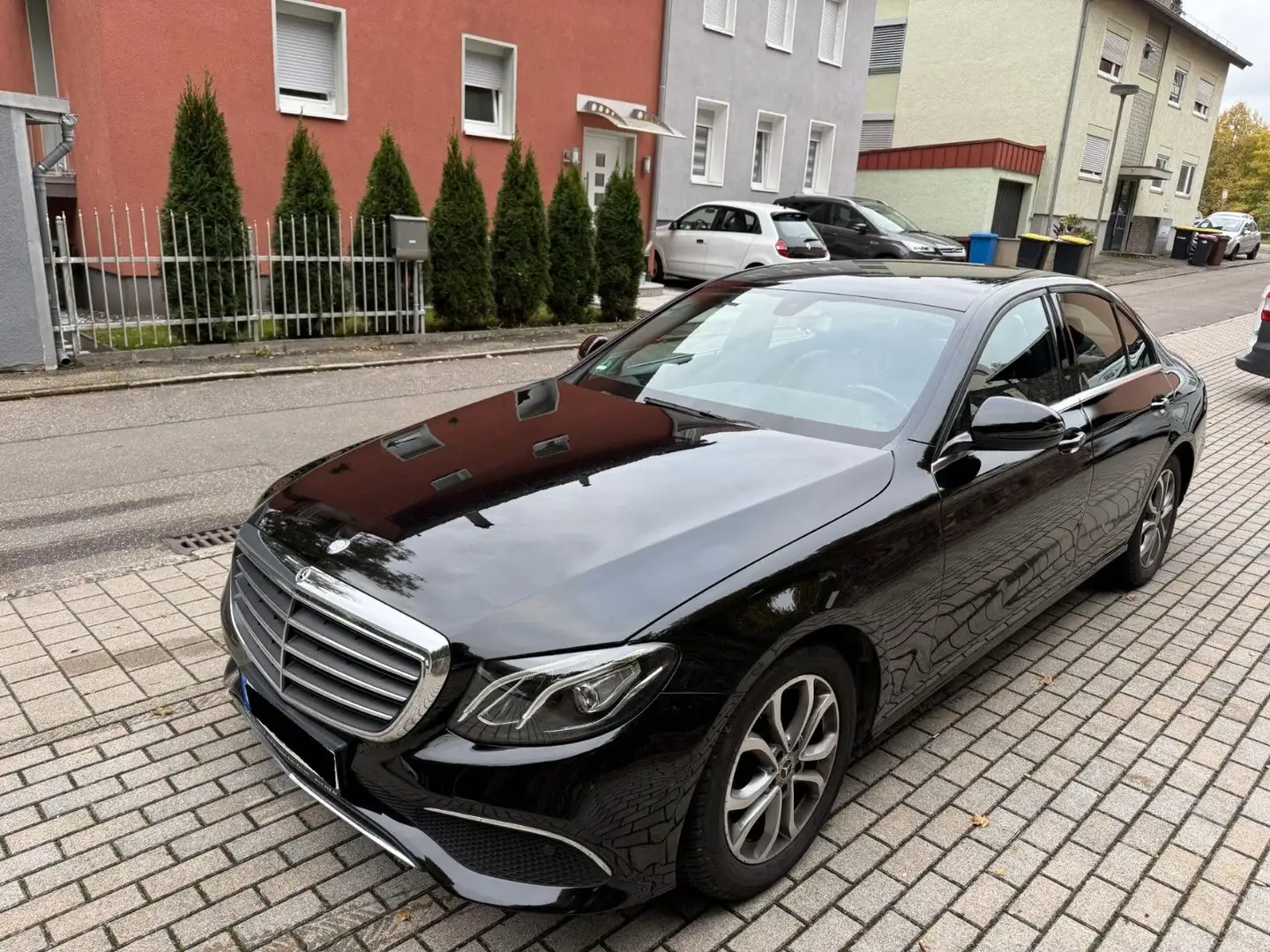 Mercedes-Benz E 200 E -Klasse Lim. E 200d    14.200€ Netto Schwarz - 1