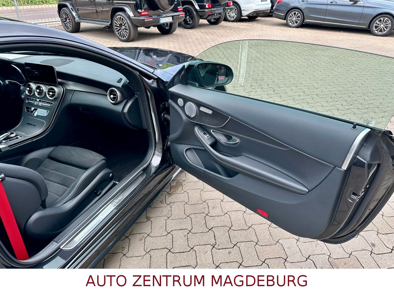 Mercedes-Benz C 400 4Matic *AMG*NAVI*BURMESTER*PANO — photo 14