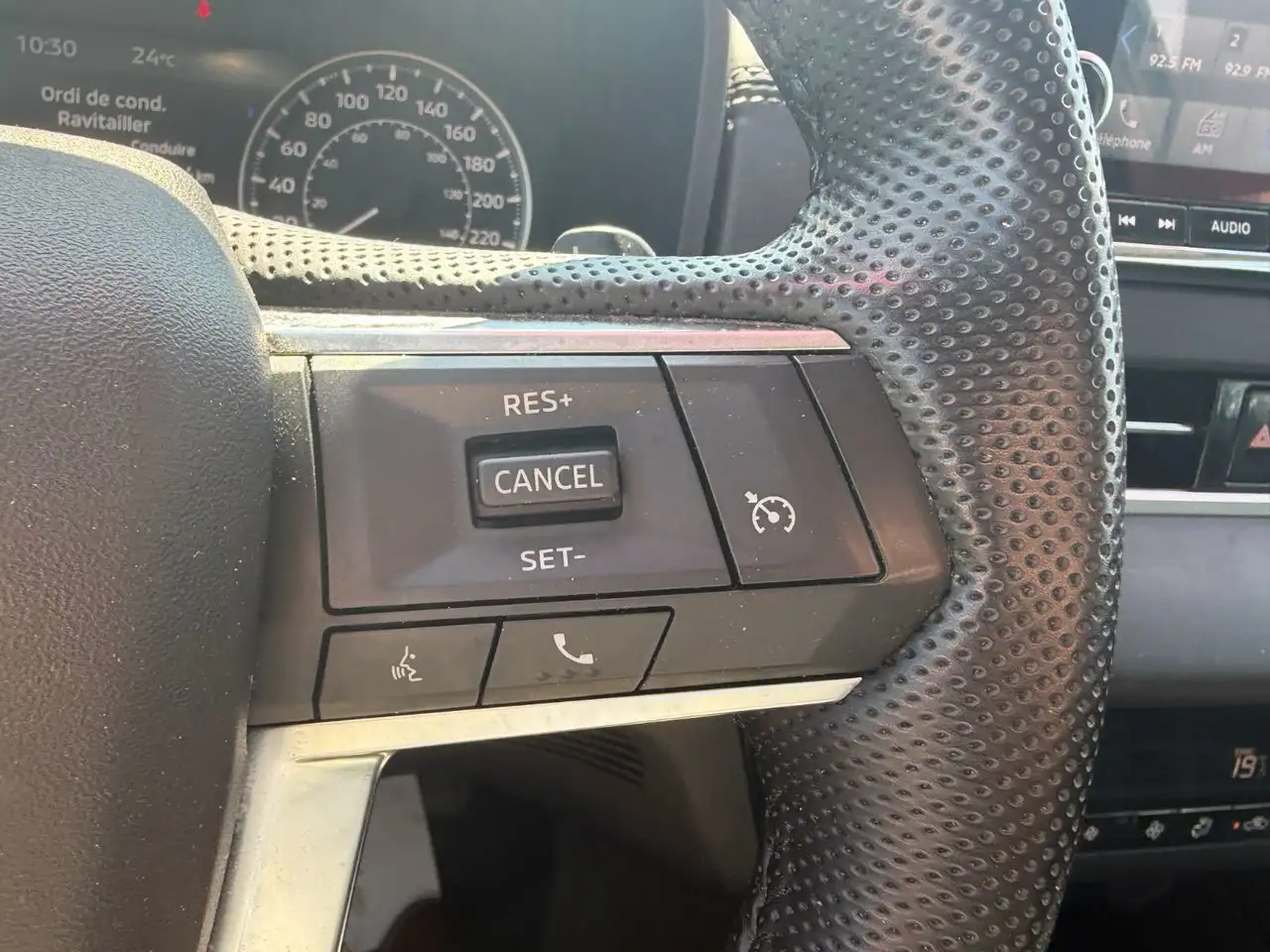 Mitsubishi Outlander снимка Mitsubishi Outlander