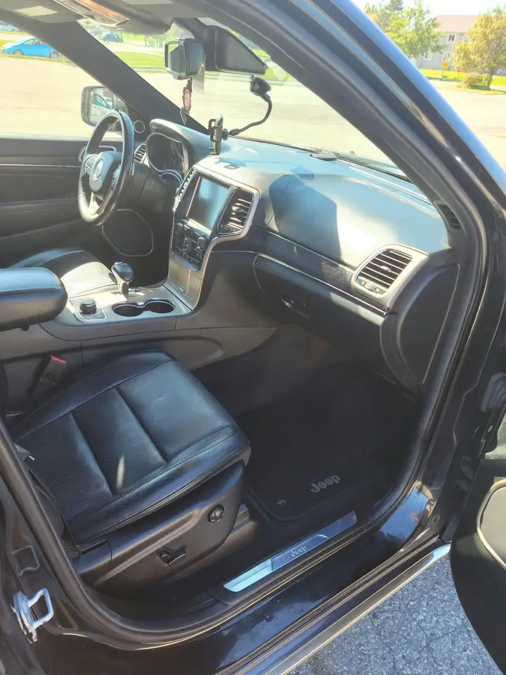 Jeep Grand Cherokee снимка Jeep Grand Cherokee