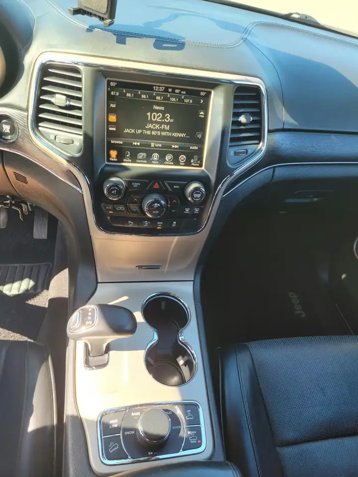Jeep Grand Cherokee снимка Jeep Grand Cherokee