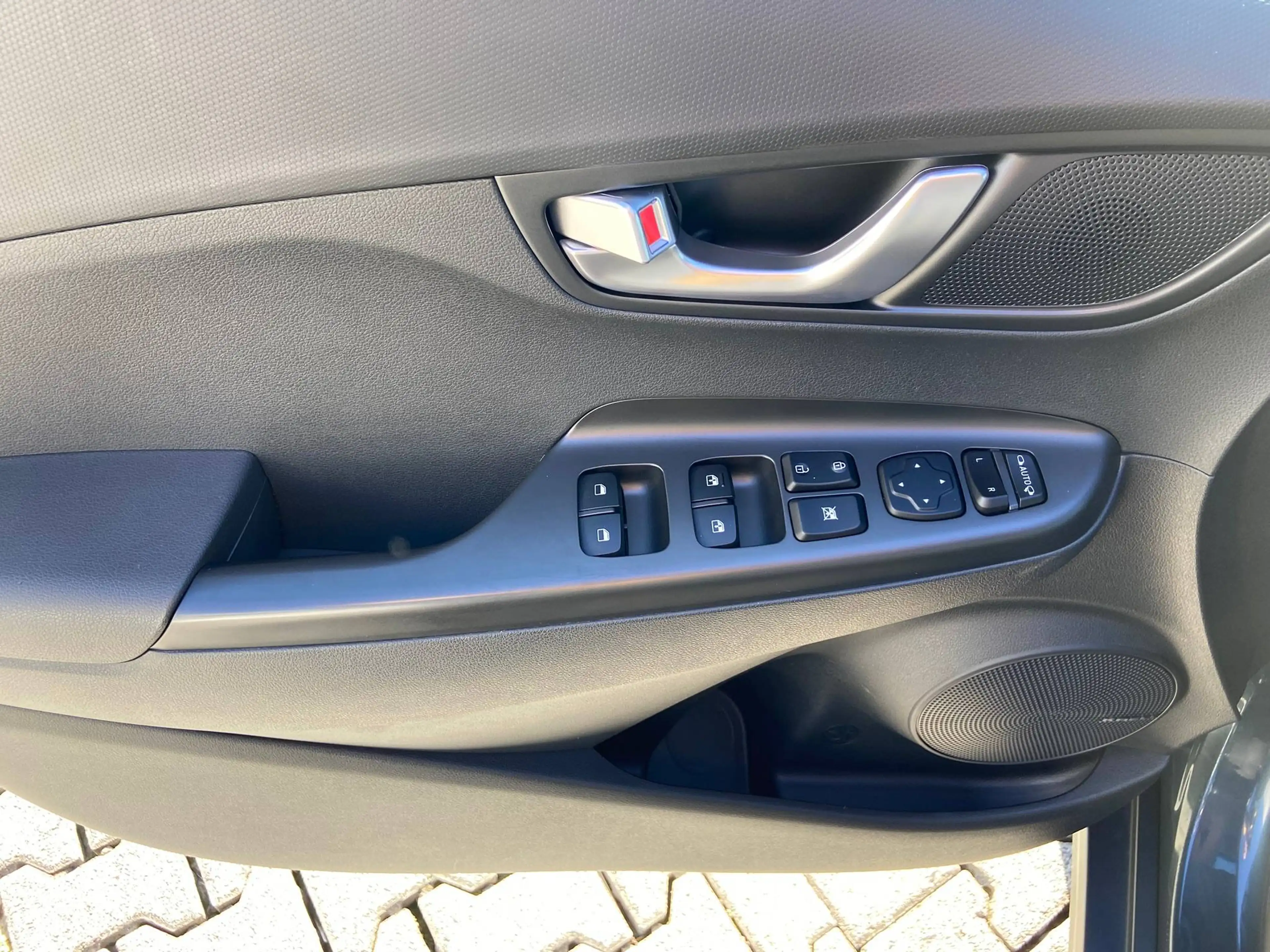 Hyundai KONA EV Trend Navi PDC vo+hi Klimaauto SHZ LHZ Alu WKR — photo 8