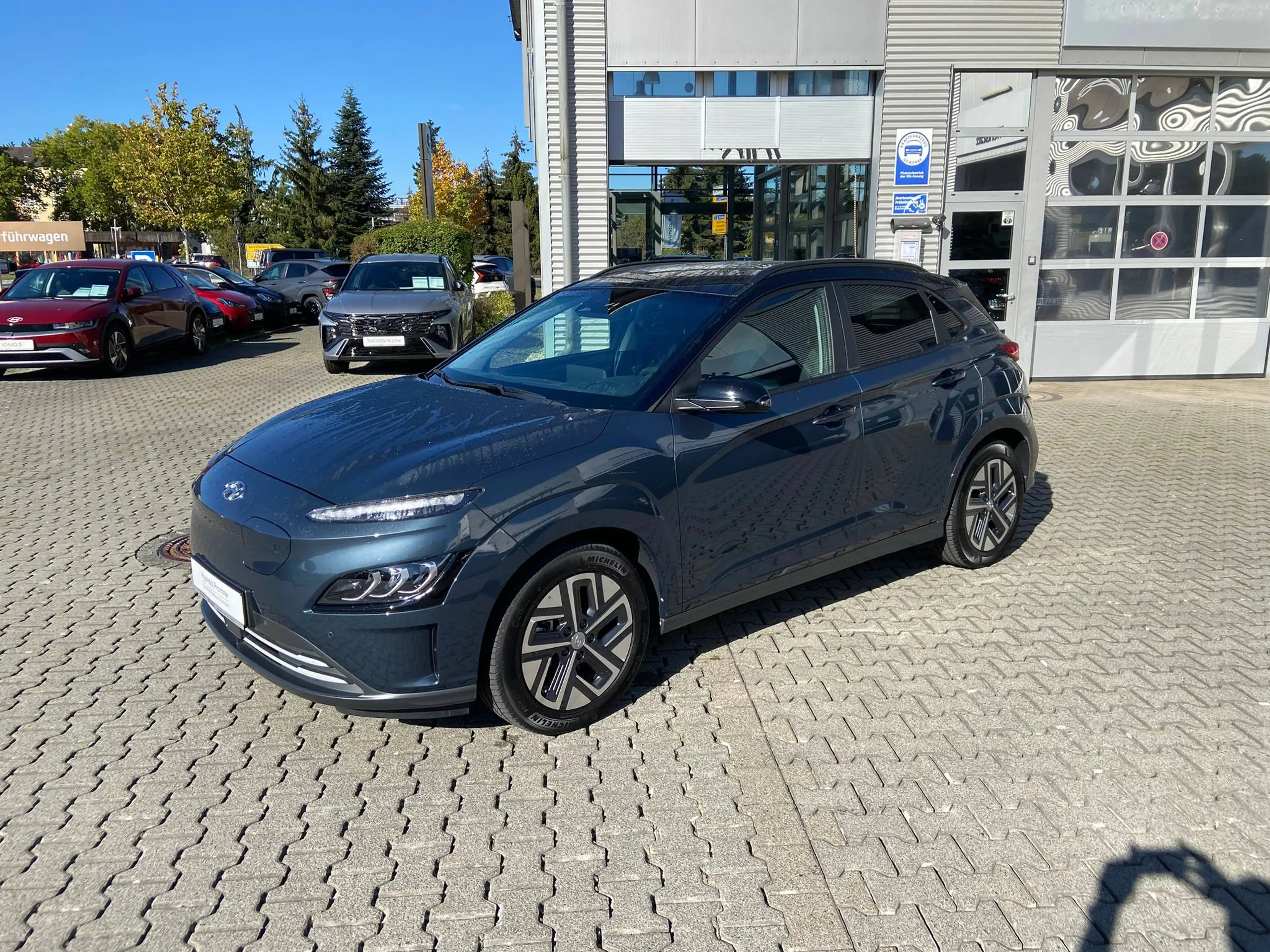 Hyundai KONA EV Trend Navi PDC vo+hi Klimaauto SHZ LHZ Alu WKR