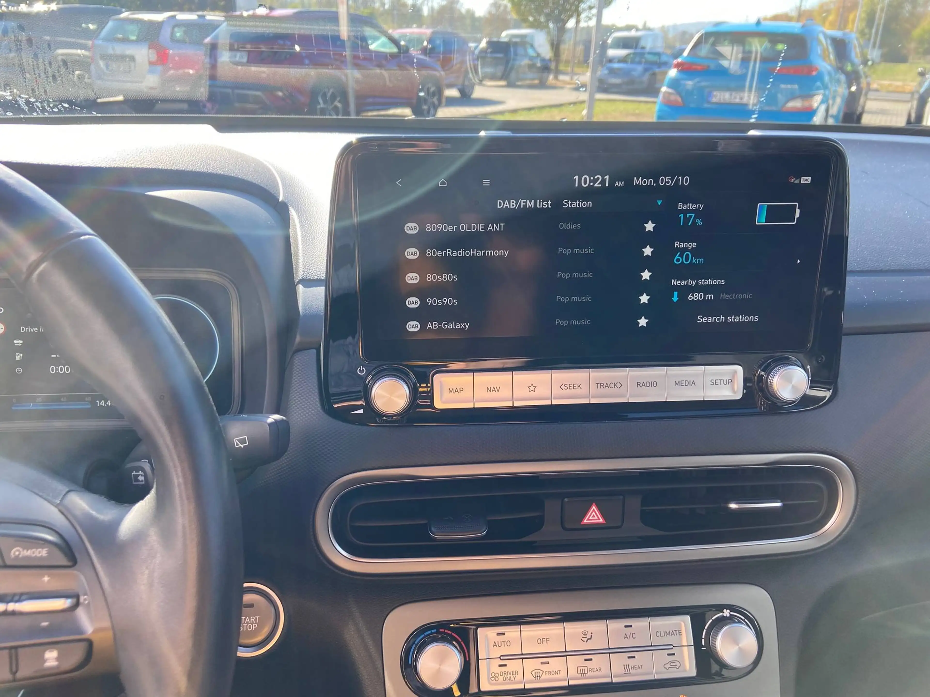 Hyundai KONA EV Trend Navi PDC vo+hi Klimaauto SHZ LHZ Alu WKR — photo 15