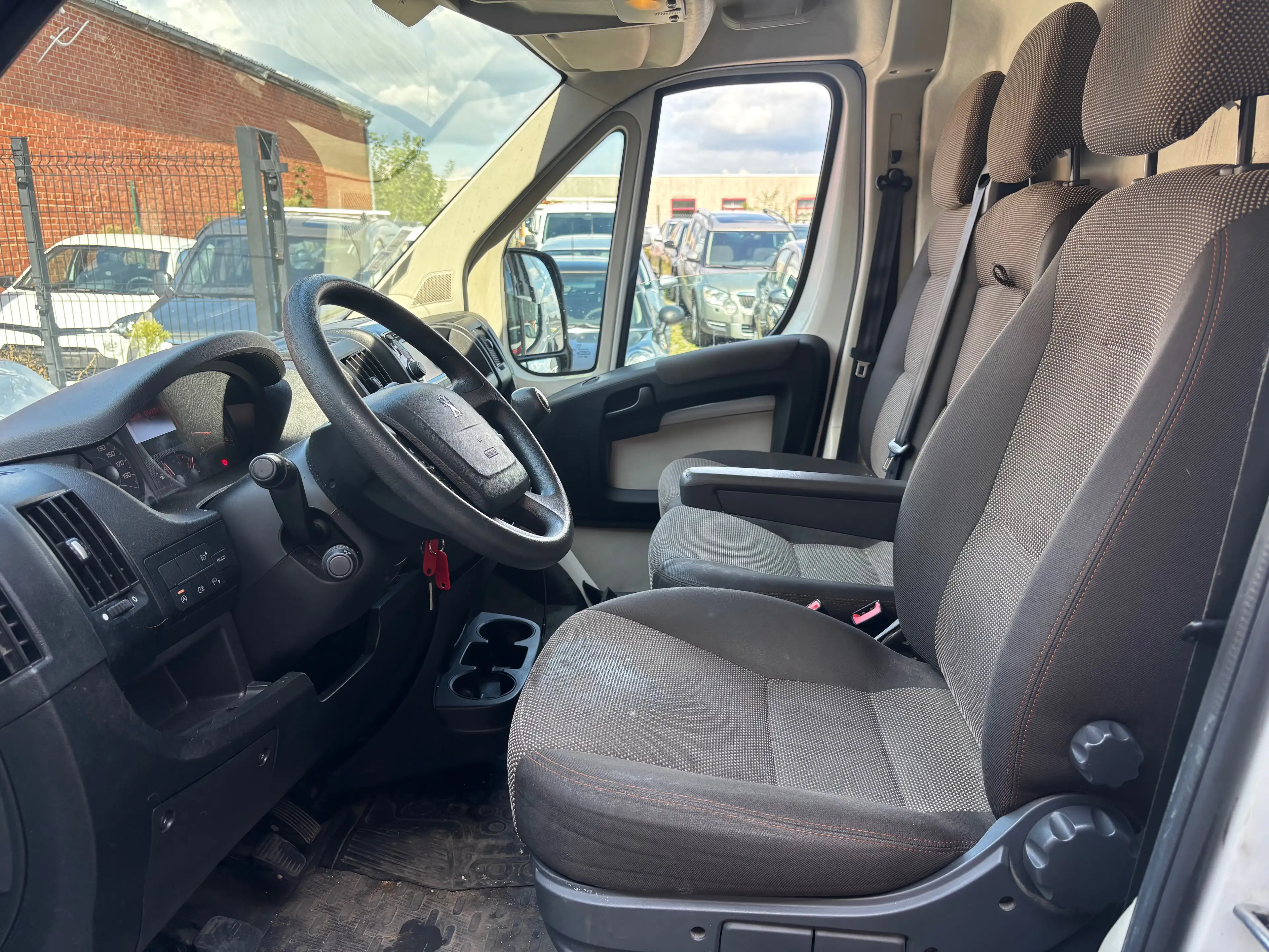 Peugeot Boxer 2.0 BlueHDi L2H2 — photo 10