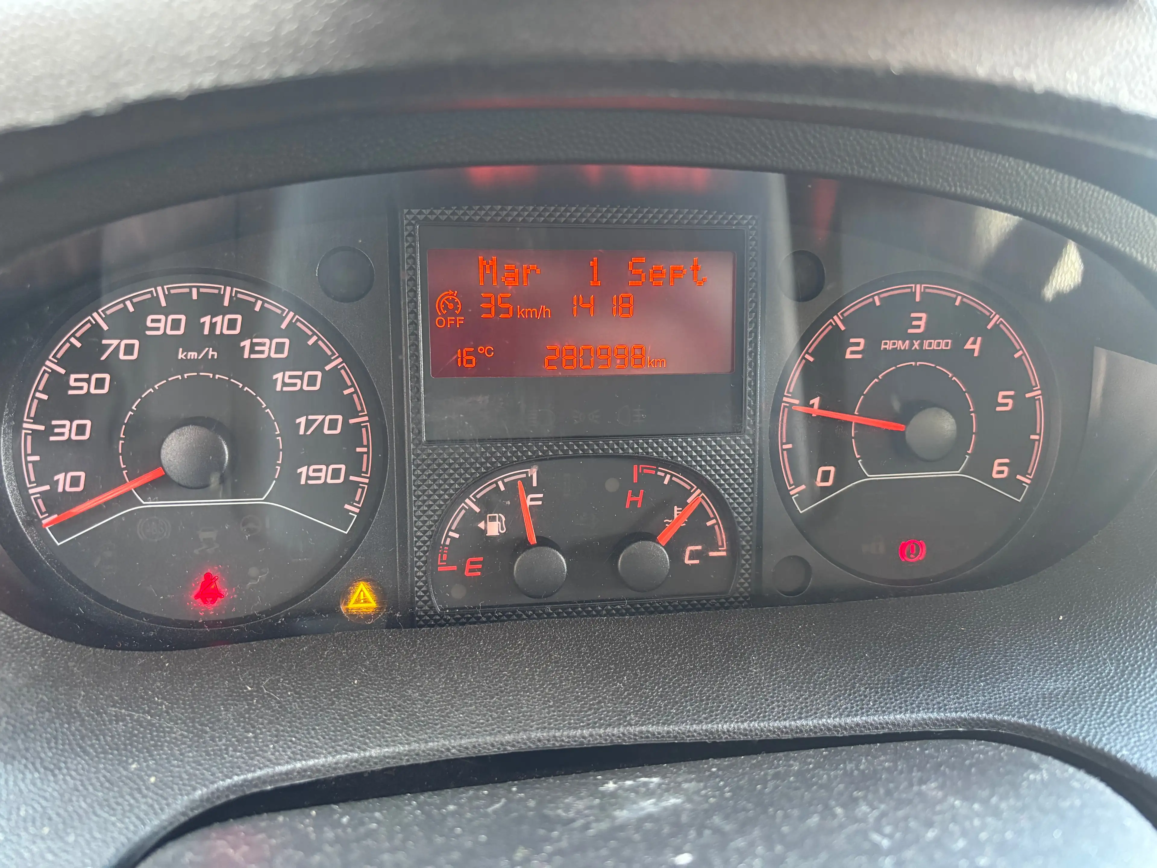 Peugeot Boxer 2.0 BlueHDi L2H2 — photo 14
