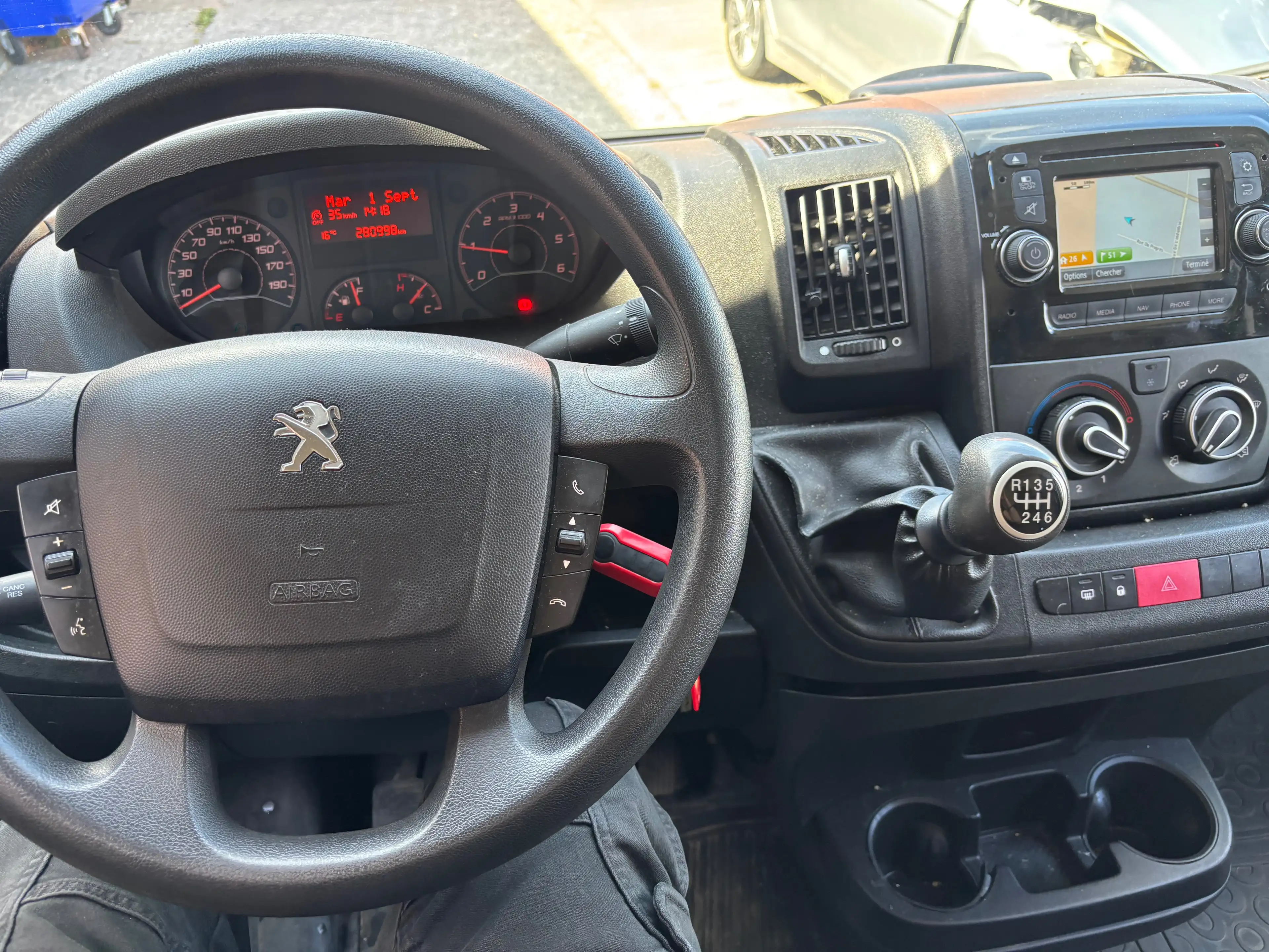 Peugeot Boxer 2.0 BlueHDi L2H2 — photo 15