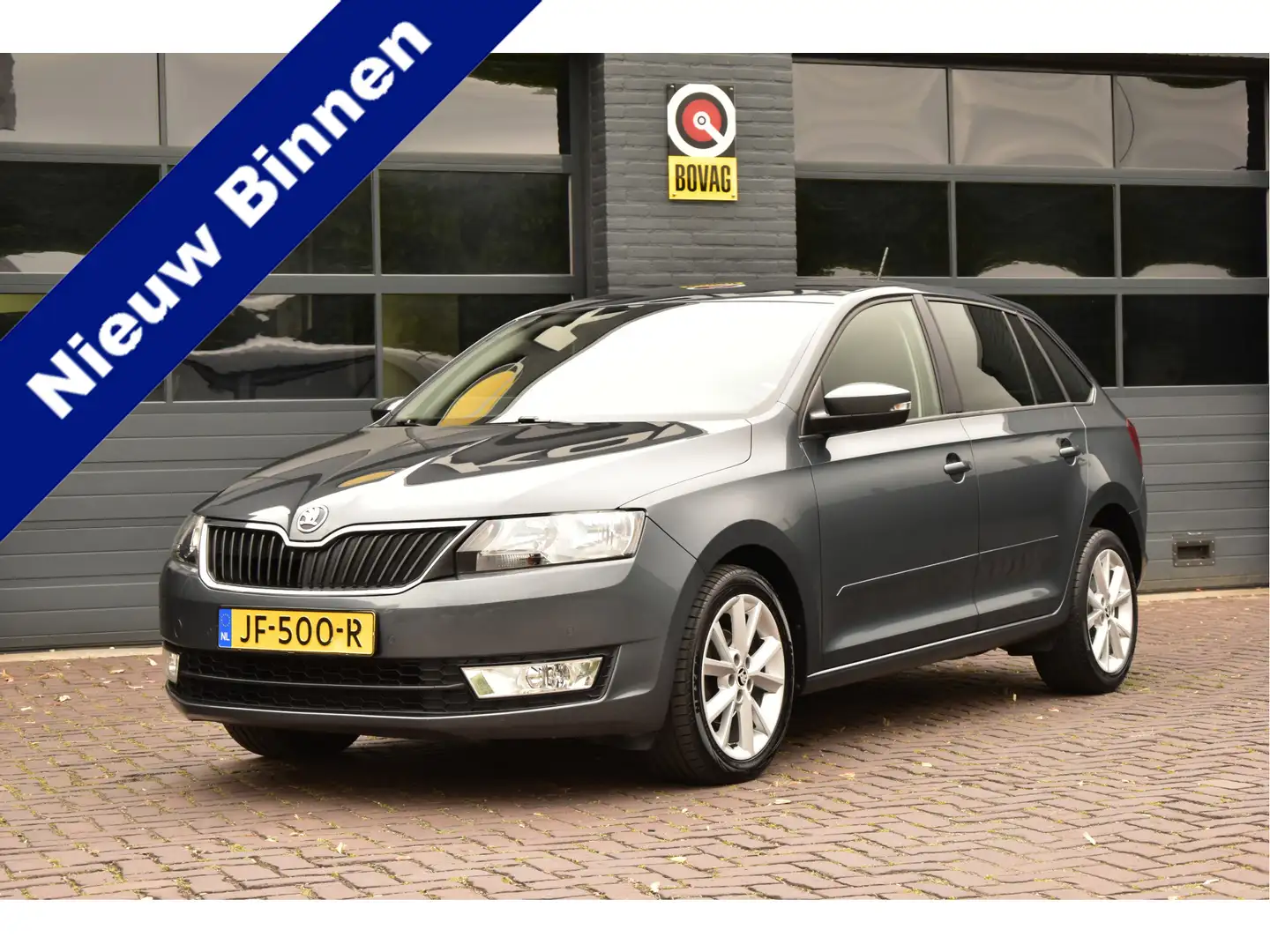 Skoda Rapid/Spaceback 1.2 TSI Greentech JOY Automaat Grijs - 1