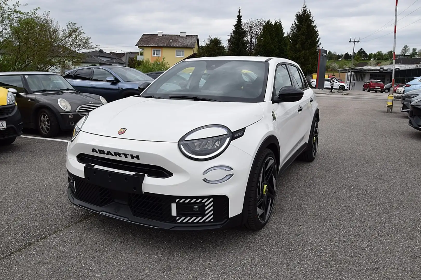 Abarth 600e Turismo Weiß - 1