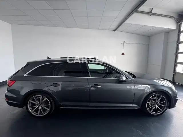 Audi A4 view 8