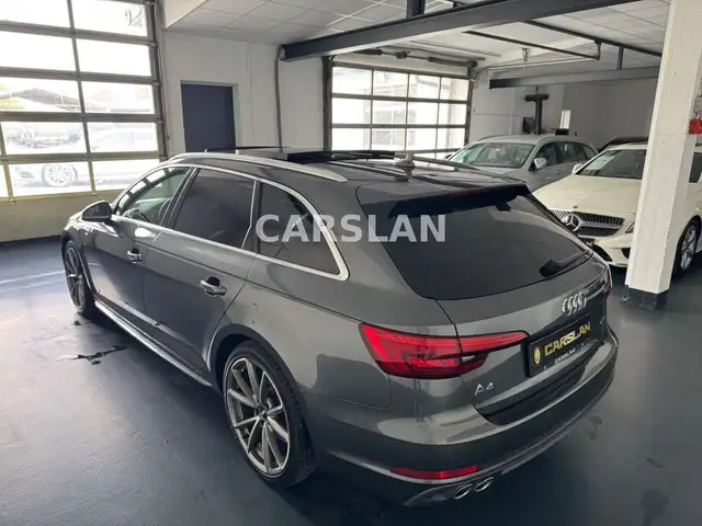 Audi A4 view 10