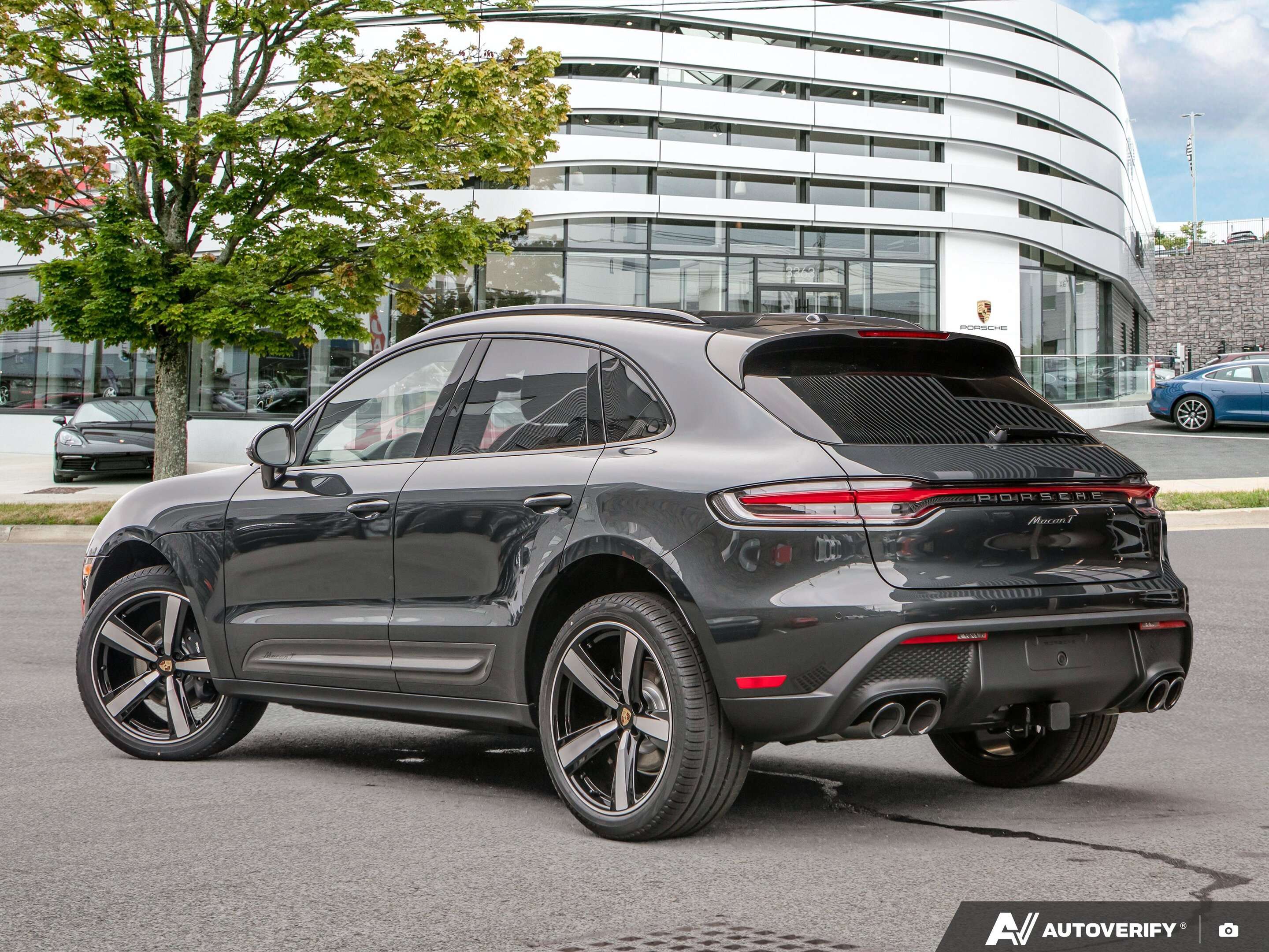 2026 Porsche Macan T — снимка 1