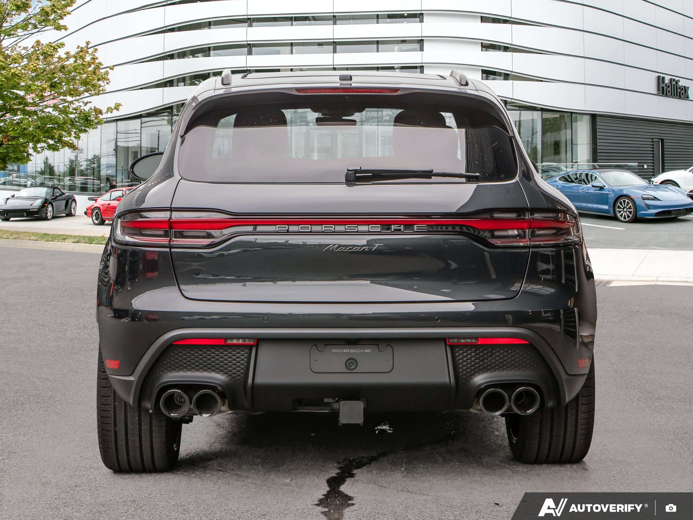2026 Porsche Macan T — снимка 1