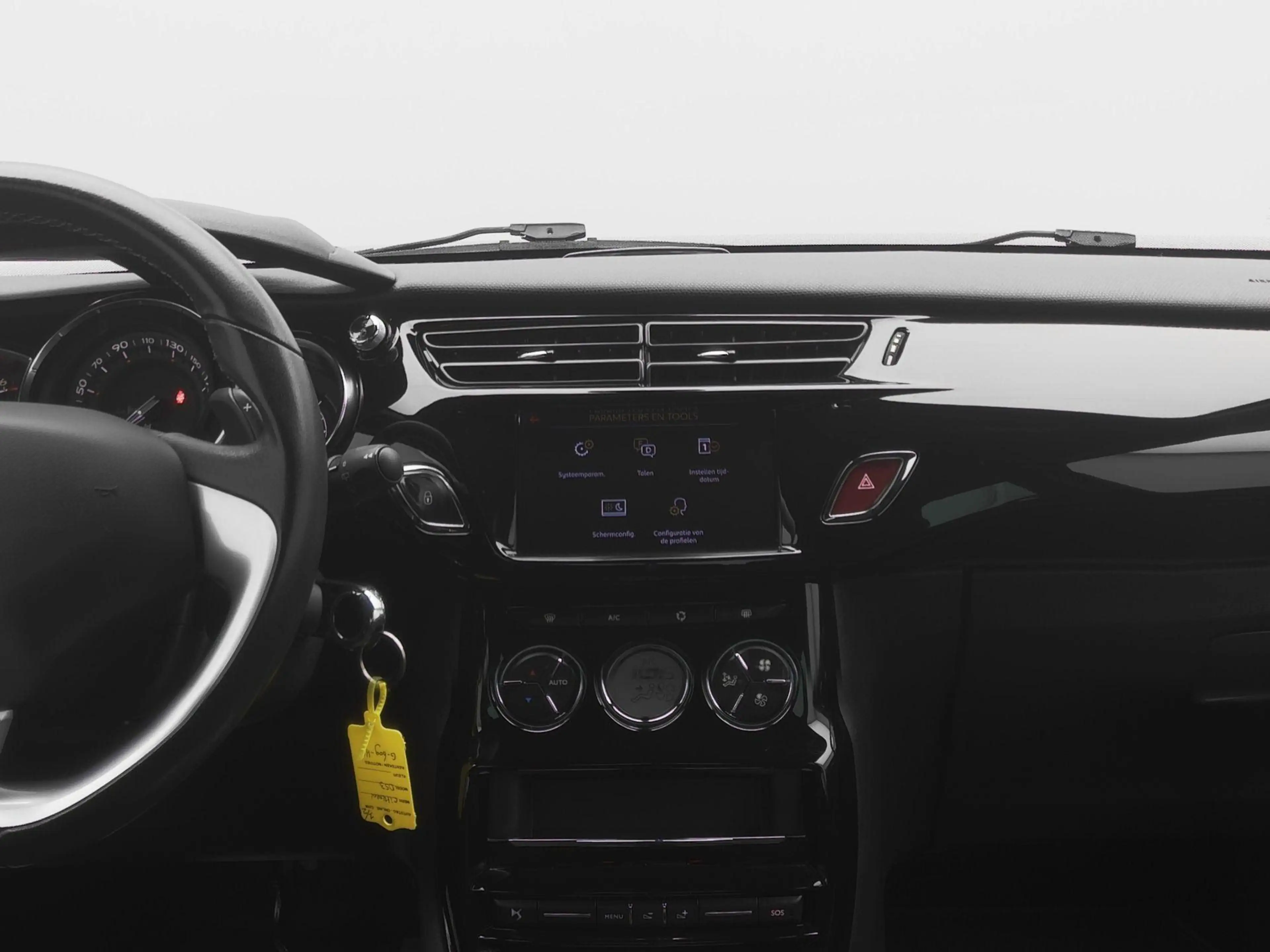 DS Automobiles DS 3 1.2 PureTech Connected Chic AUTOMAAT | Trekhaak | — photo 9