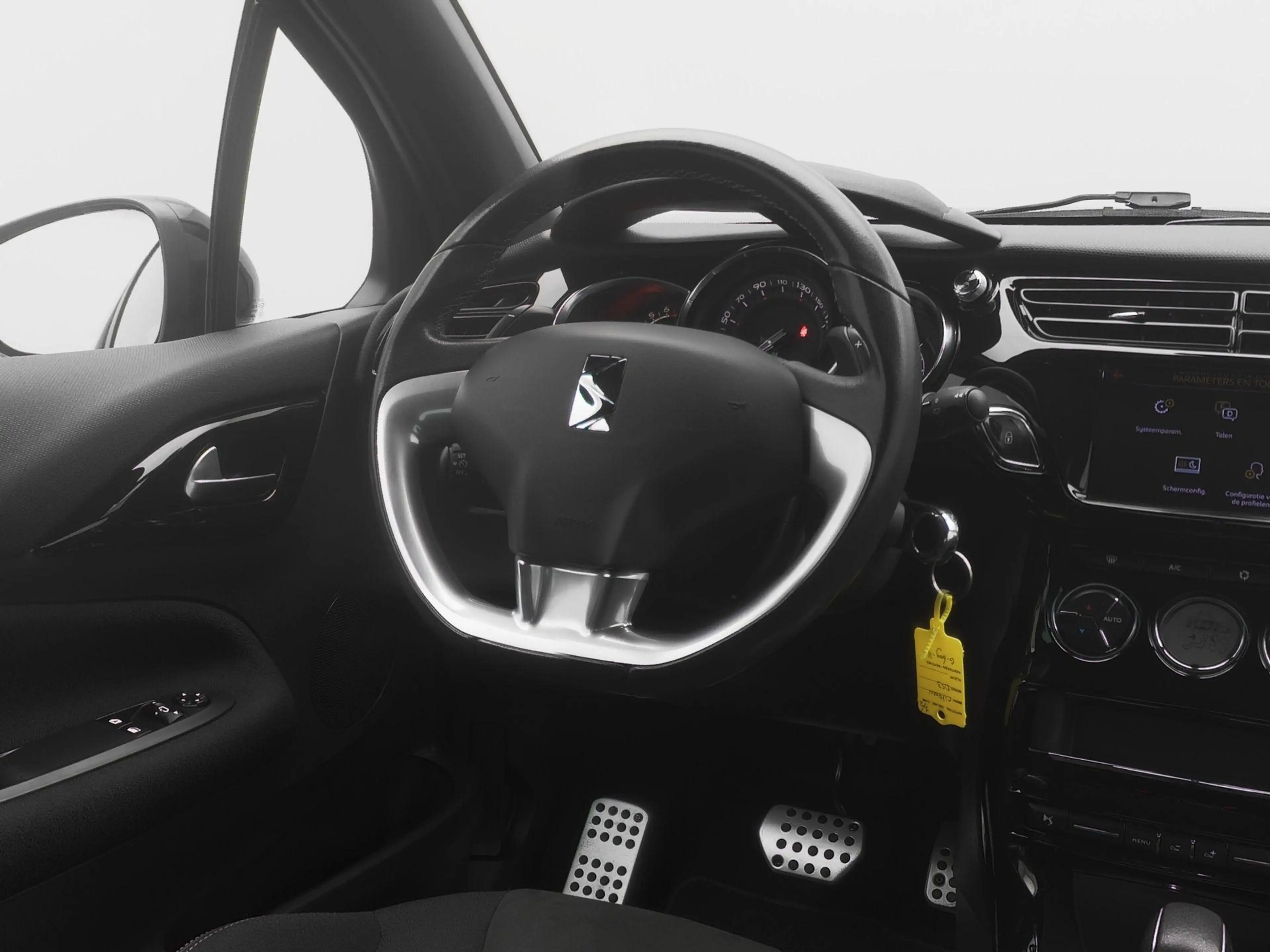 DS Automobiles DS 3 1.2 PureTech Connected Chic AUTOMAAT | Trekhaak | — photo 8
