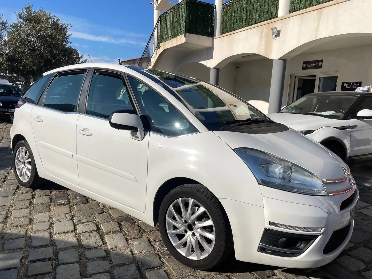 Citroen C4 Picasso 1.6 HDI 110ch FAP Millenium Blanc - 1