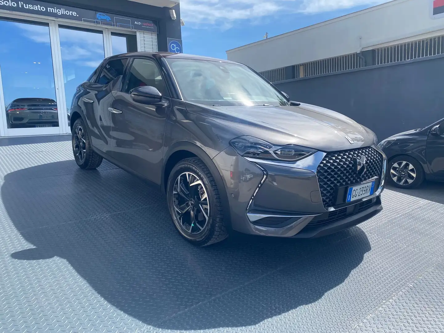 DS Automobiles DS 3 Crossback DS3 Crossback 1.5 bluehdi So Chic 130cv auto*Led* Šedá - 2
