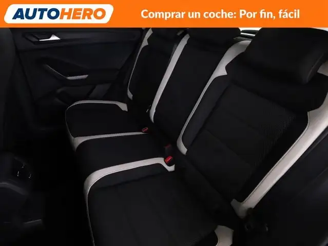 Volkswagen T-Roc view 15