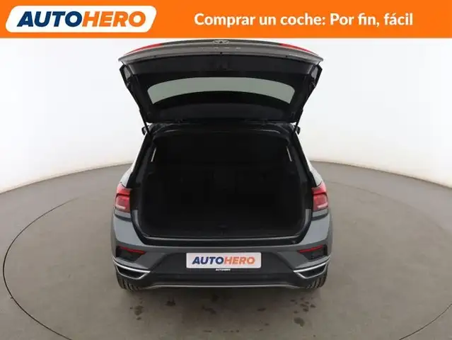 Volkswagen T-Roc view 17