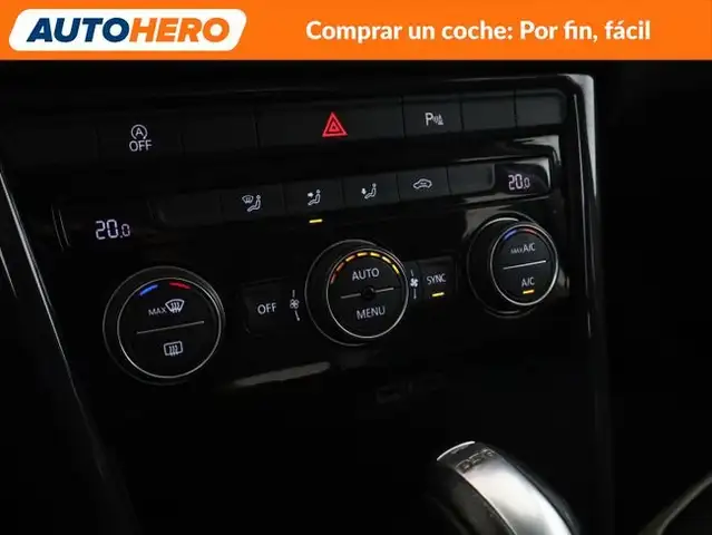 Volkswagen T-Roc view 26