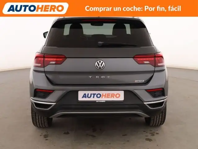 Volkswagen T-Roc view 5