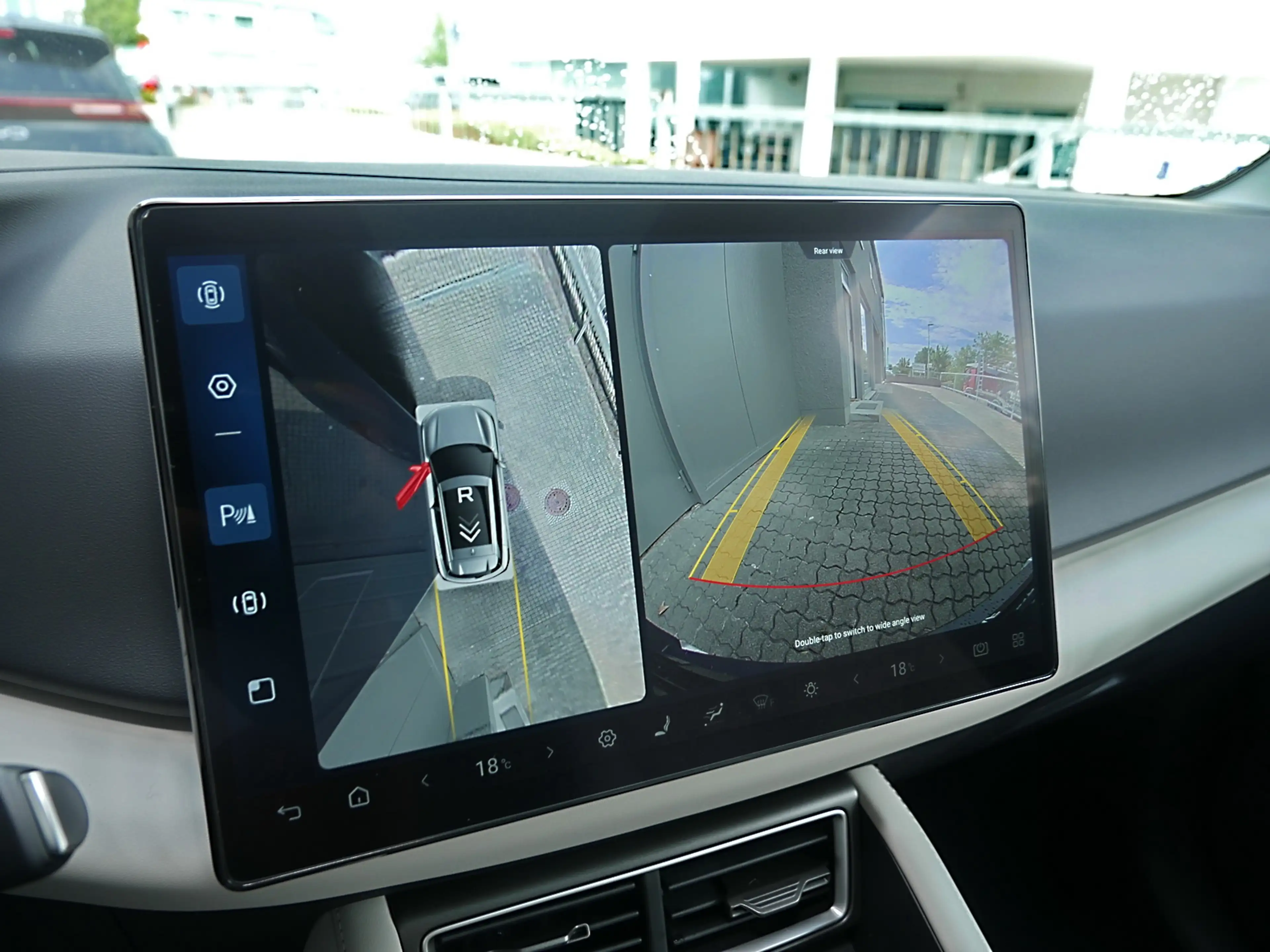 BYD Atto 2 DM-i Boost 156kW 360° Navi Pano 17"Alu — photo 9