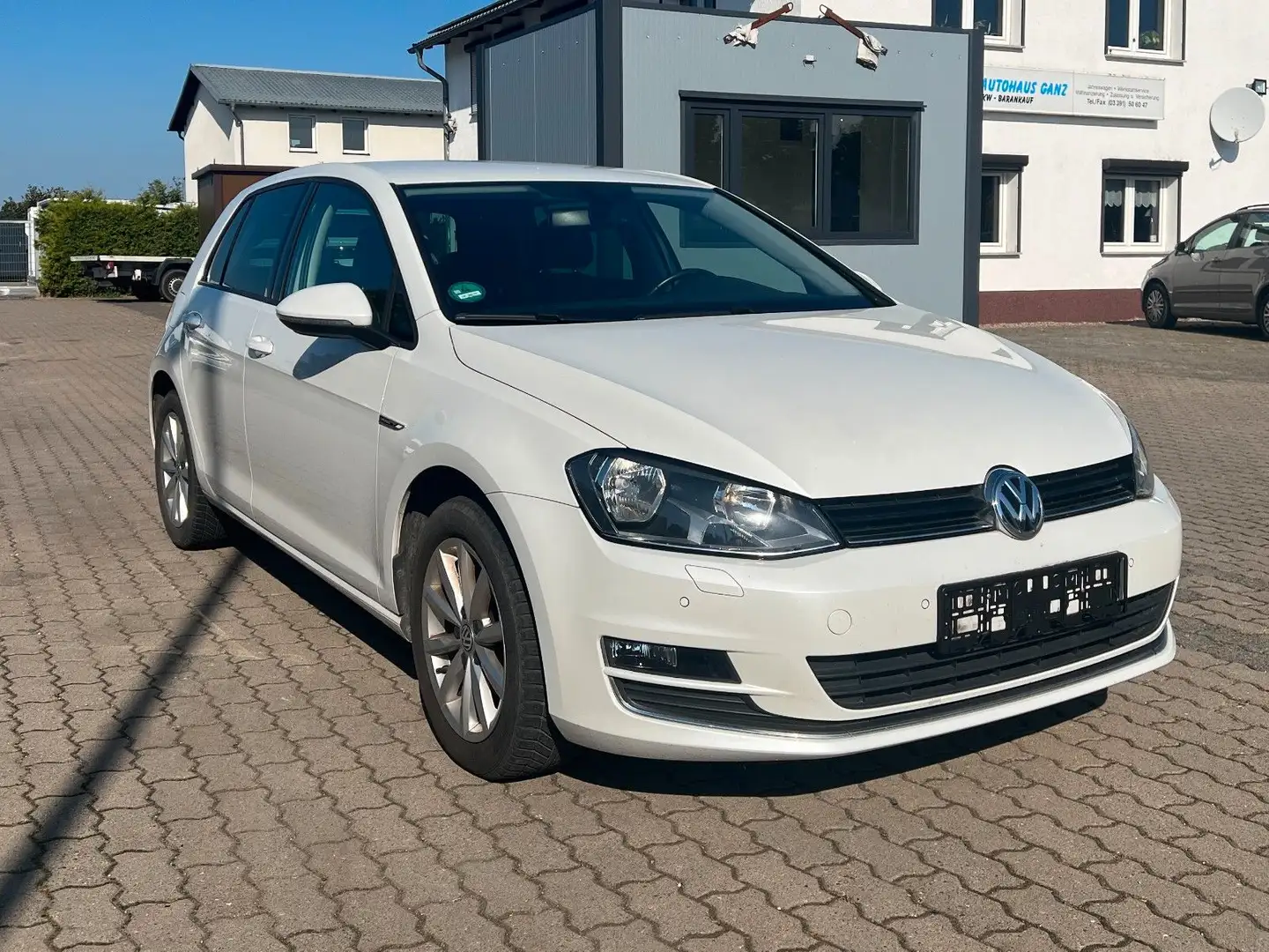 Volkswagen Golf VII Lim. Lounge BMT*Tempomat* Weiß - 1
