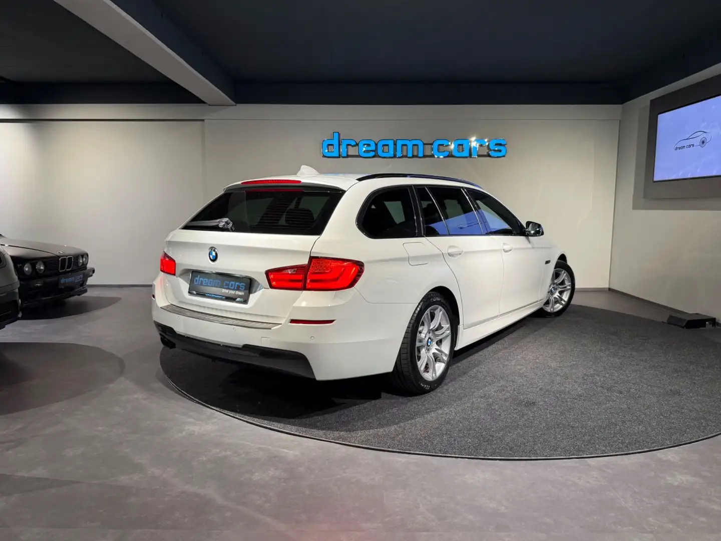 BMW 525 d Touring xDrive Aut. / M SPORTPAKET / ALCANTARA Blanco - 2