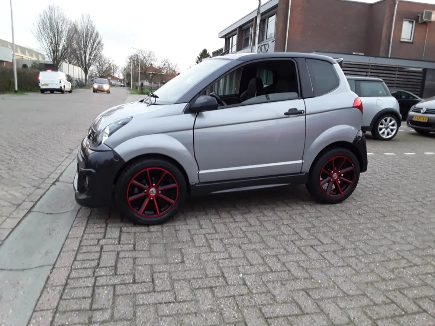 Aixam GTO SPORTIEF Grau - 2