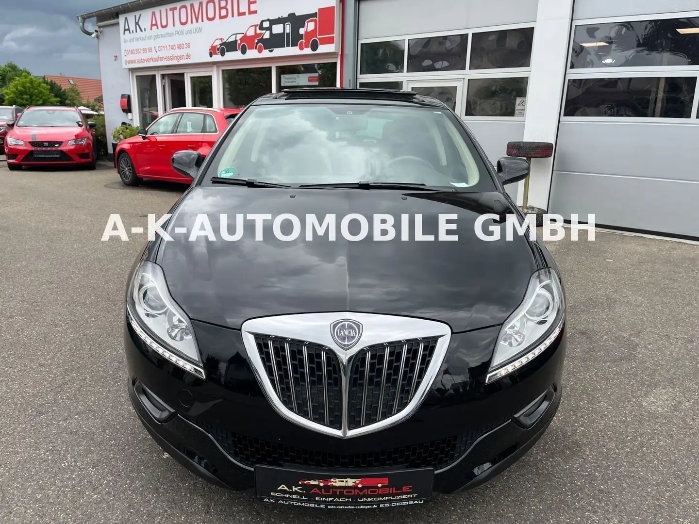 Lancia Delta Platino*PANORAMA*LED*LEDER*PDC*2-HAND* Negro - 2