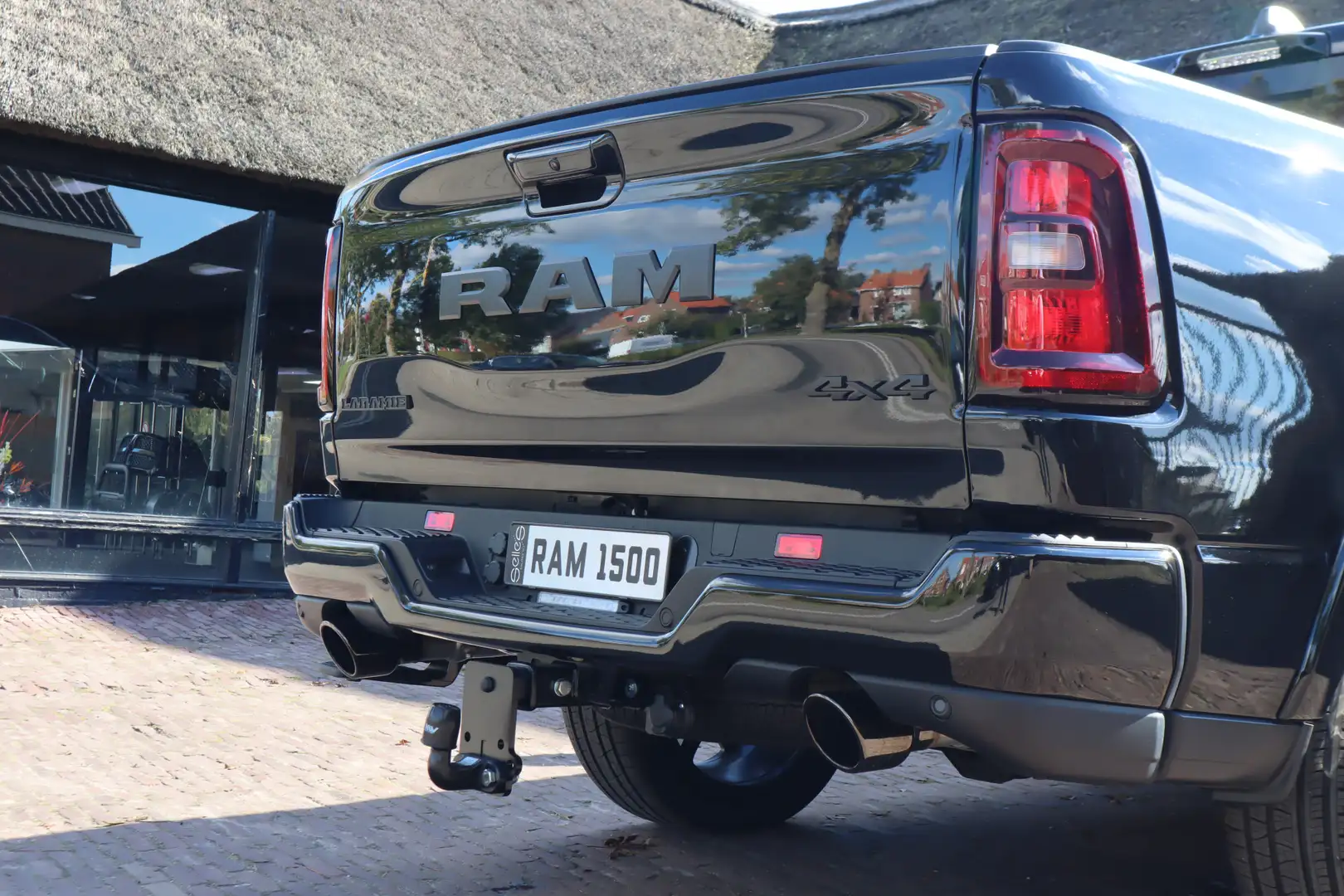 Dodge RAM 1500 2025 3.0L HURRICANE LARAMIE Night Premium | B Noir - 2