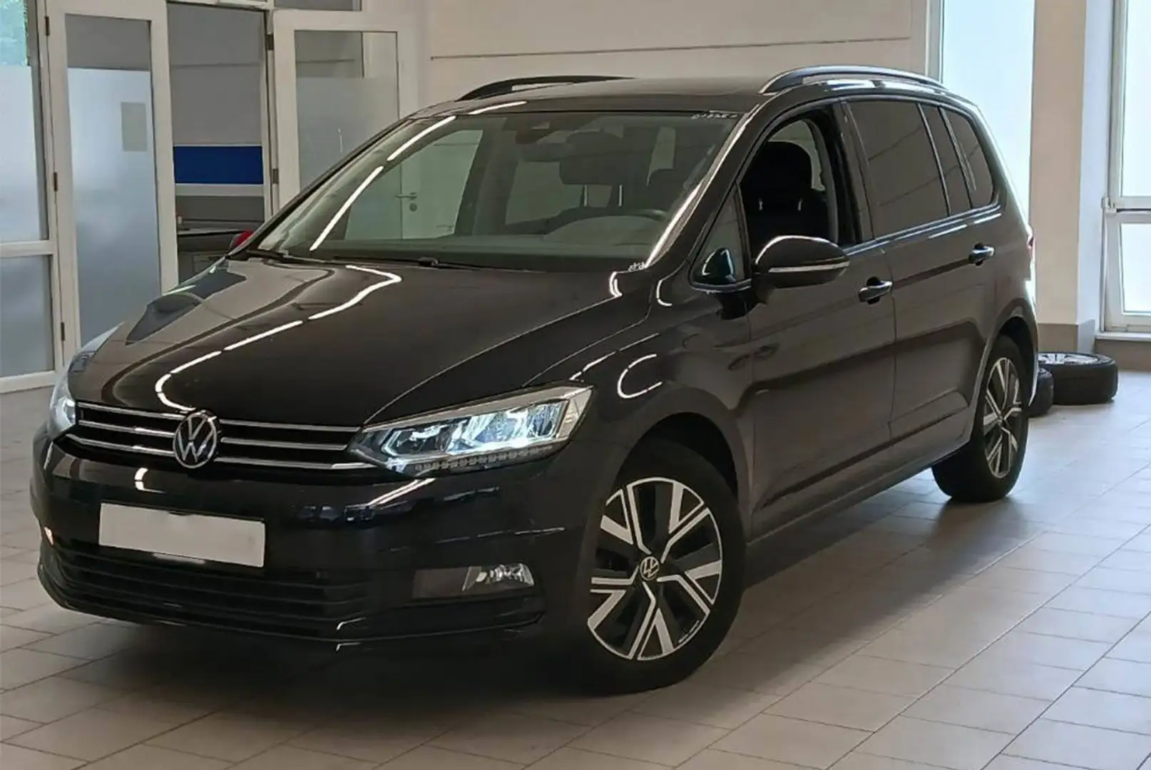 Volkswagen Touran 1,5 TSI LED+Kamera+Panorama+7-Sitzer+ACC Negro - 2