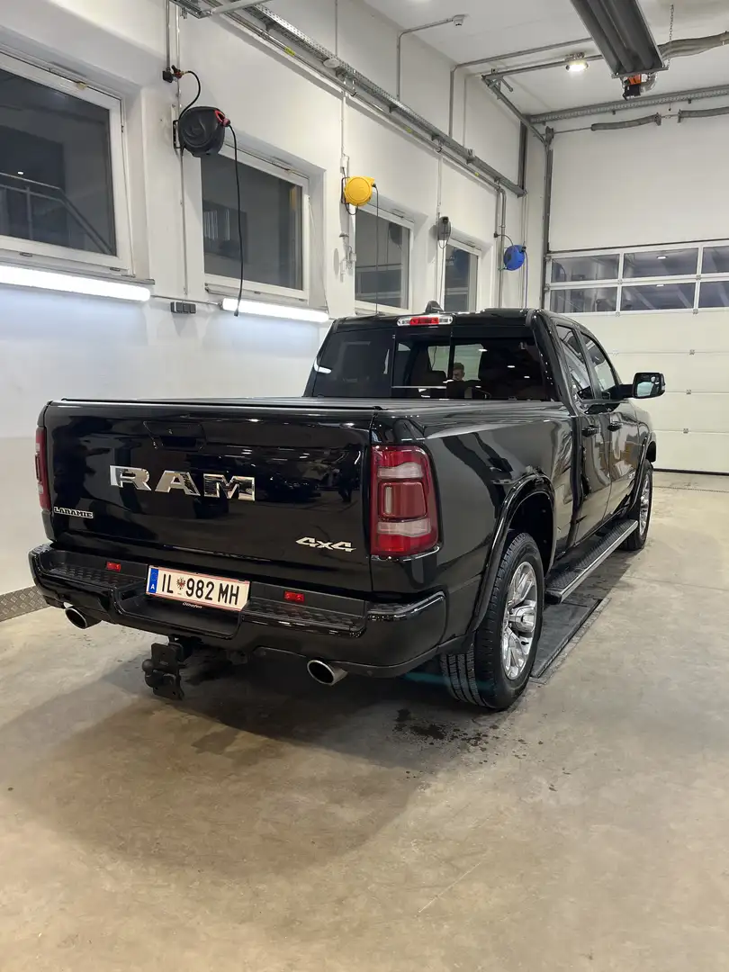 Dodge RAM Laramie Schwarz - 2