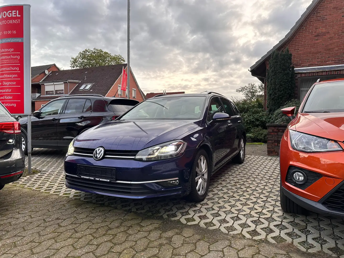 Volkswagen Golf Variant Highline BMT/Start-Stopp TÜV/AU NEU LED NAVI Blau - 1
