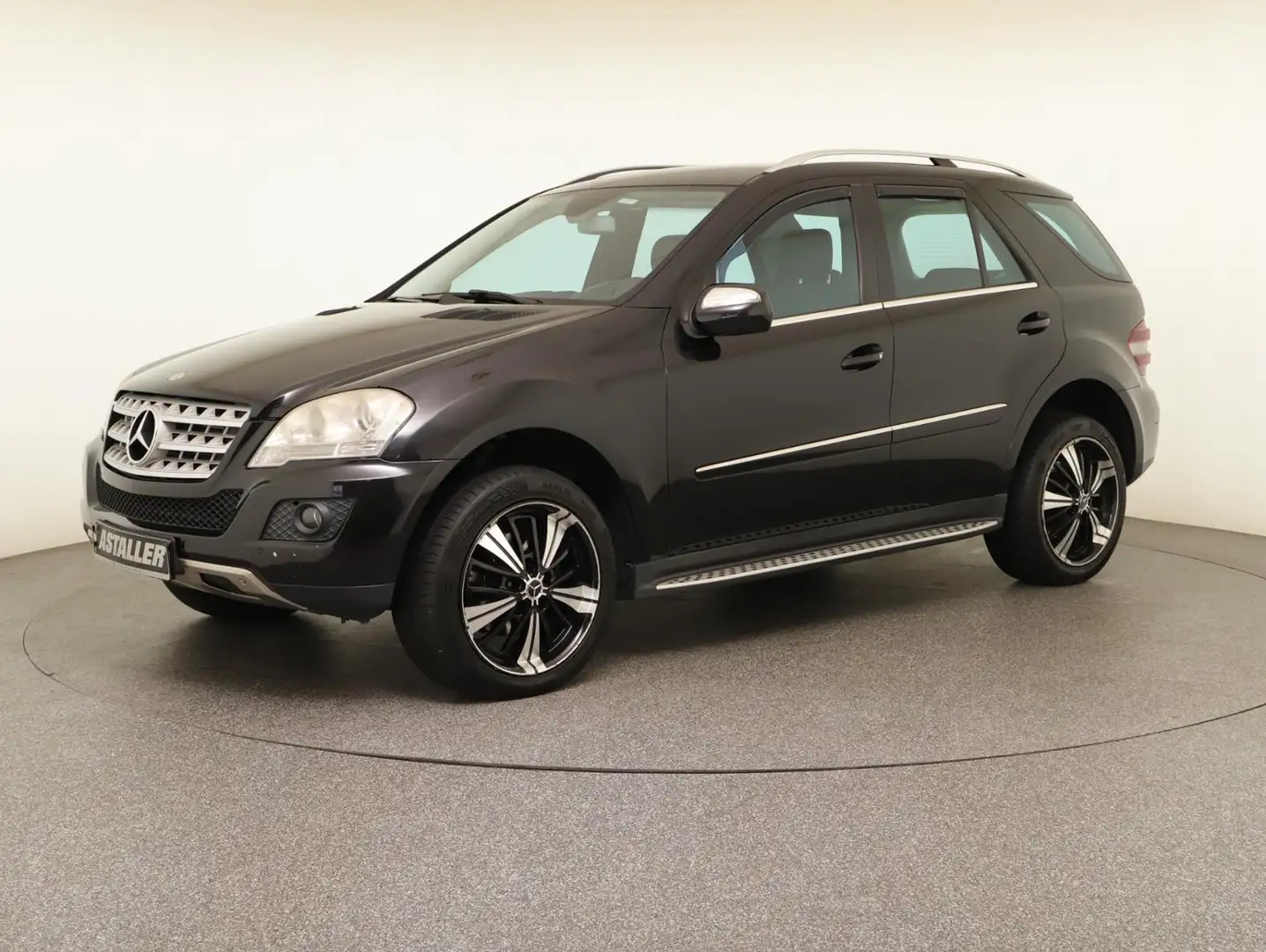 Mercedes-Benz ML 320 CDI 4M Sport-Paket ext/int+Comand+Aut+PTS Zwart - 2