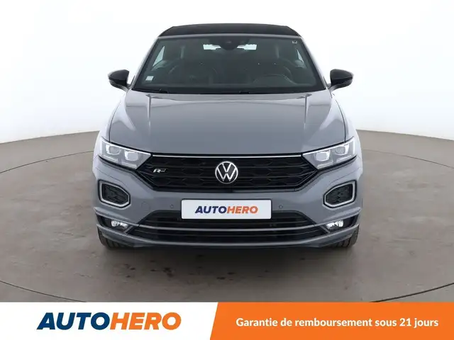 Volkswagen T-Roc view 9