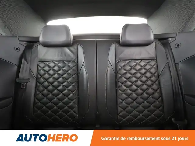 Volkswagen T-Roc view 15