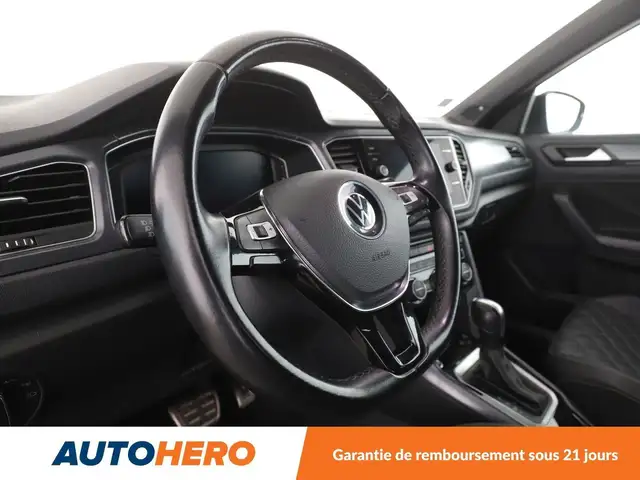 Volkswagen T-Roc view 11