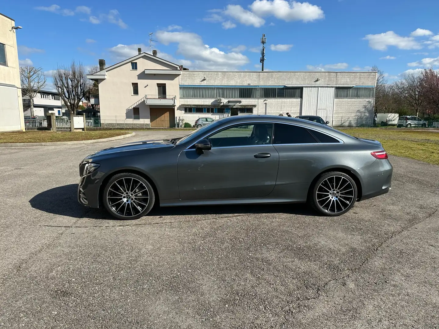Mercedes-Benz E 220 Coupe d Premium Plus 4matic auto - 2